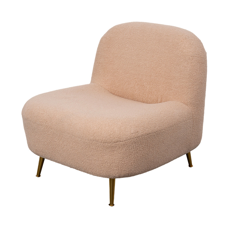 Espreguiçadeira individual de espuma completa com encosto curvo em pelúcia laranja suave, combinada com pernas de metal dourado